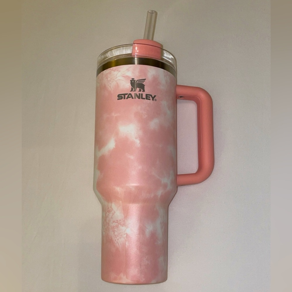 40oz Stanley Quencher H2.0 Flowstate Tumbler in Peach Tie- Dye